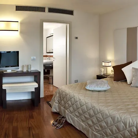 Hotel apartamentowy Eden Rock 4*