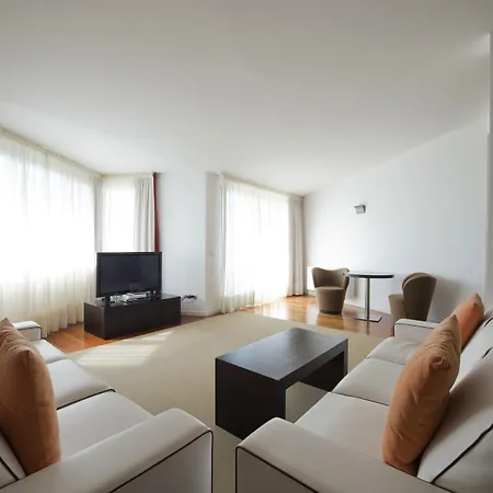 Hotel apartamentowy Eden Rock