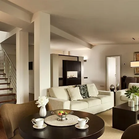 Ξενοδοχείο με διαμερίσματα Eden Rock