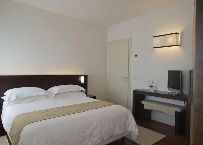 Apart-hotel Eden Rock 4*